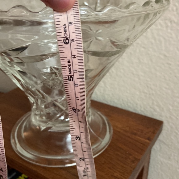 Vintage EAPG Anchor Hocking Starburst Pattern Glass Pedestal Bowl - Picture 5 of 7